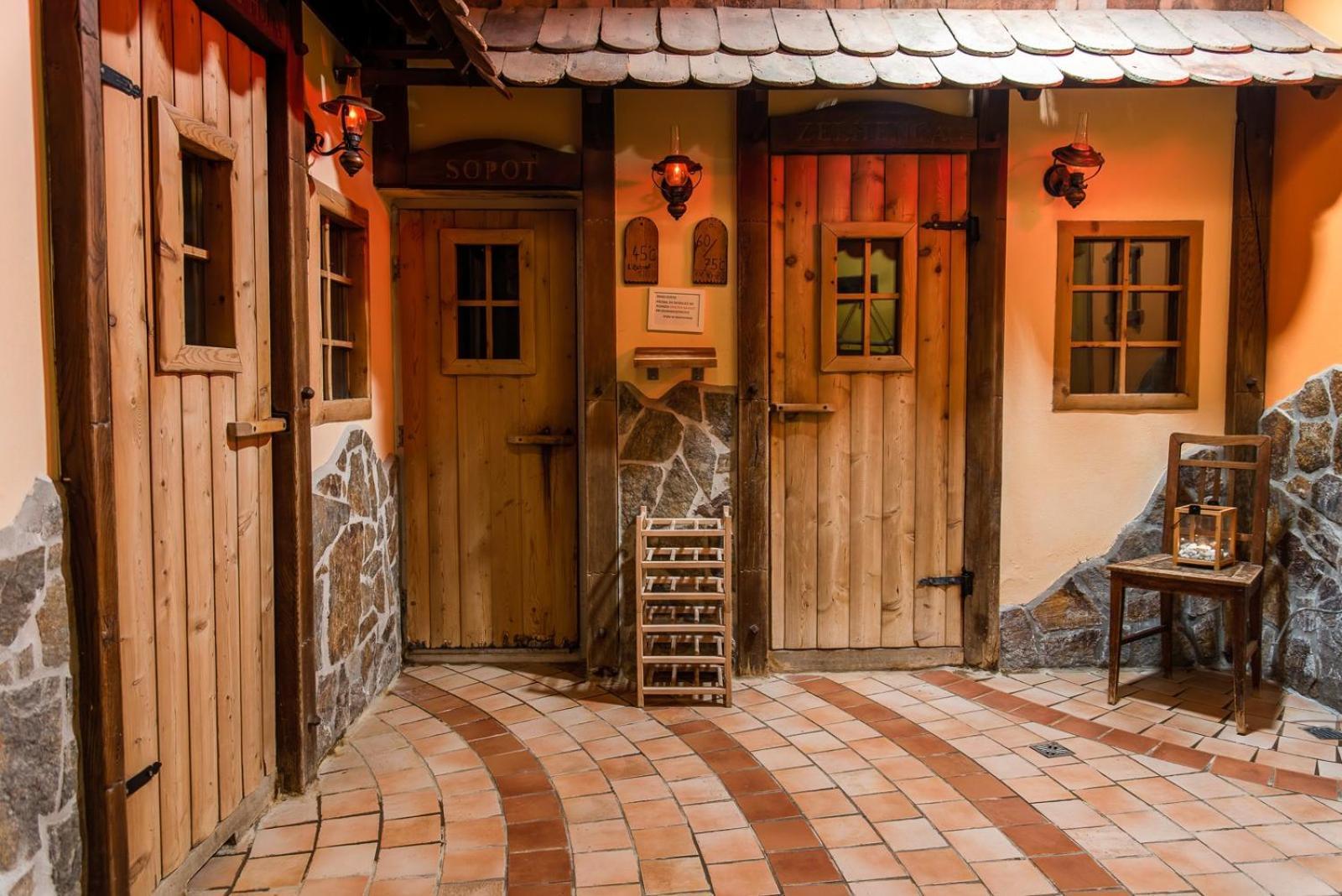 Hotel Terme Banovci - Mobilne Hiske Med Brajdami Exterior foto